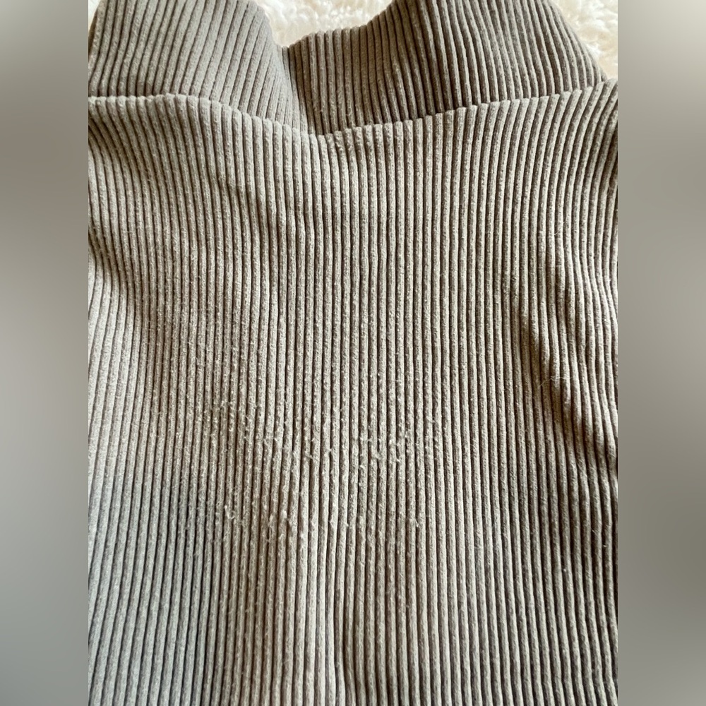 By Together Light Gray Ribbed Mockneck Top - Picture 4 of 4